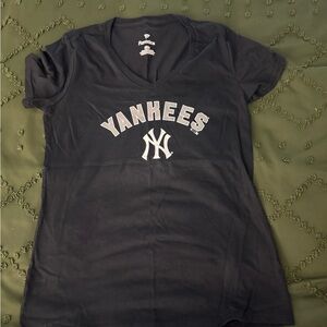 Fanatics Navy Yankees V-Neck Women's Tee